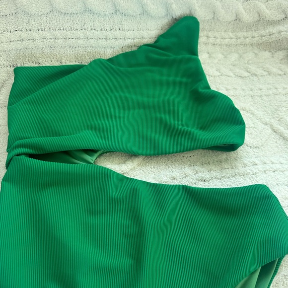 Beach Riot NEW Celine cutout one shoulder one piece swim - Picture 5 of 5